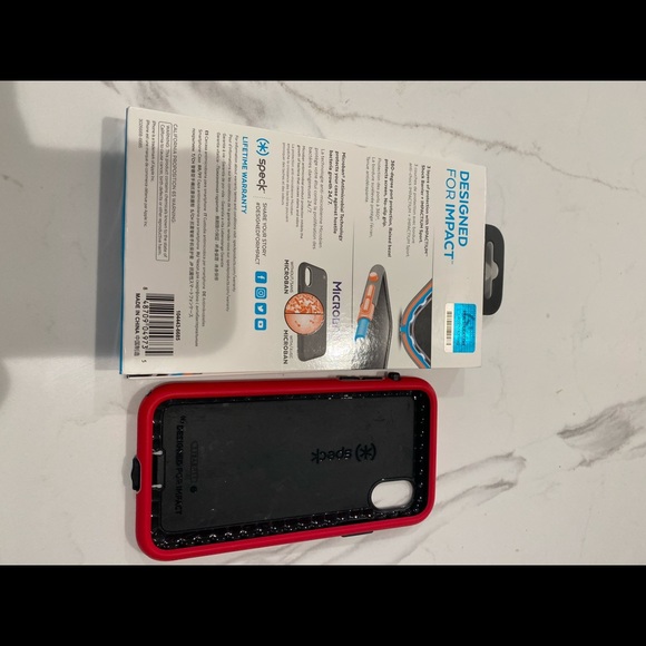 Bright red iPhone X speck case barely used - Picture 2 of 4